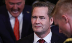 Майк Уолц обвиняет Украину в коррупции, реакция Путина и Трампа усиливается majk uolcz obvinyaet ukrainu v korrupczii reakcziya putina i trampa usilivaetsya-fabrec-ru-174592899000-0