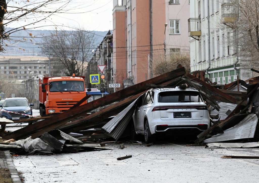 Ураганный ветер в Красноярском крае