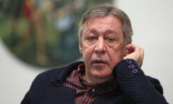 Михаил Ефремов вернулся в московскую квартиру после освобождения при поддержке Юрия Падалко mihail efremov vernulsya v moskovskuyu kvartiru posle osvobozhdeniya pri podderzhke yuriya padalko-fabrec-ru-174420561600-0