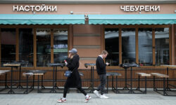 Московские рестораторы получают поддержку Госинспекции и ОАТИ для летних кафе 2025 Подготовка летних веранд столичных кафе к началу сезона