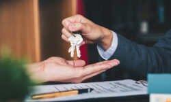 Николай Быстров делится безопасными методами сделок с недвижимостью nikolaj bystrov delitsya bezopasnymi metodami sdelok s nedvizhimostyu-fabrec-ru-174546094800-0