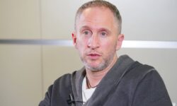 Оскар Кучера раскритиковал Зеленского - SHAMAN и Розенбаум в санкциях oskar kuchera raskritikoval zelenskogo i rozenbaum v sankcziyah-fabrec-ru-174497738900-0