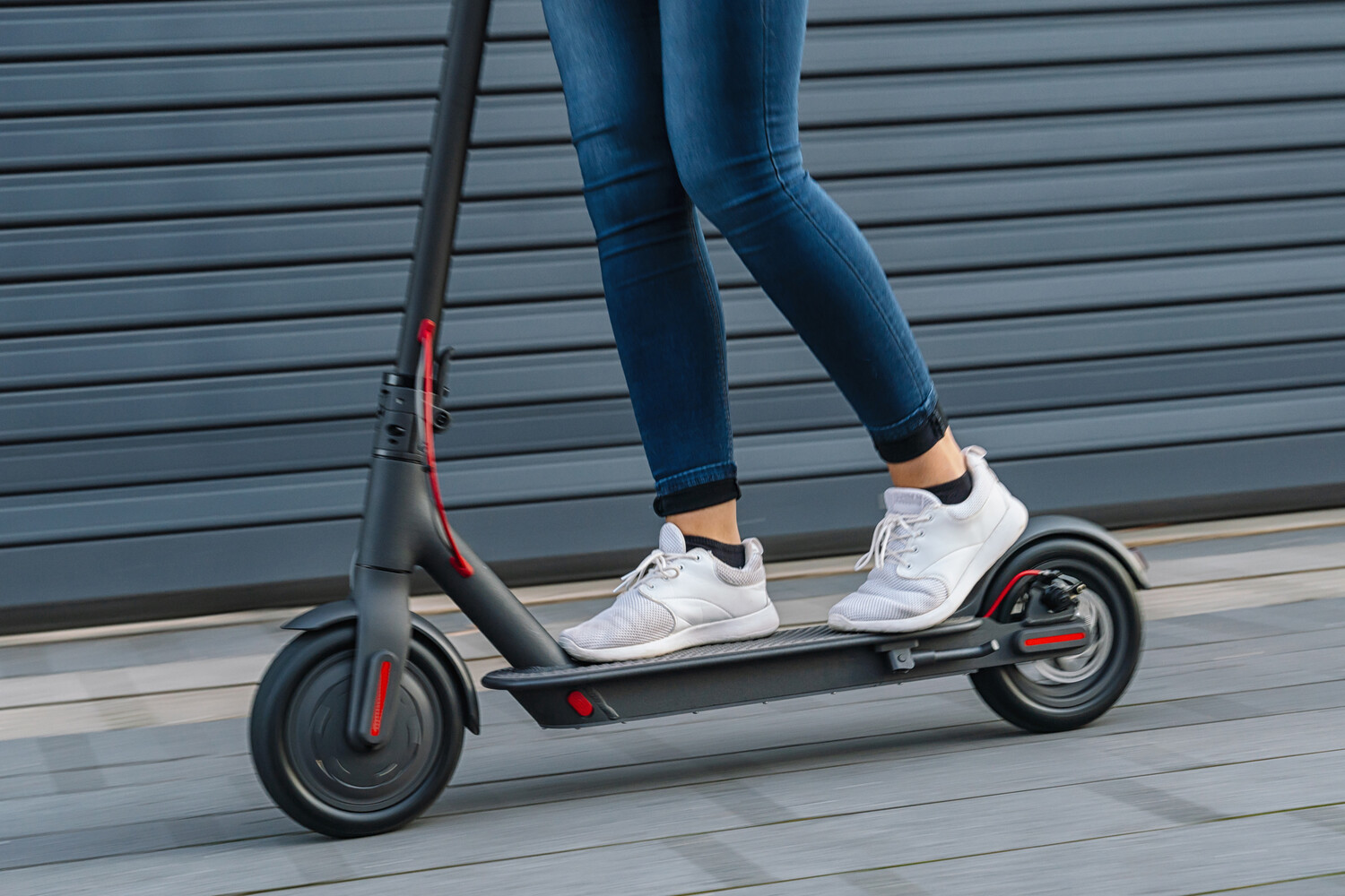 Правительство России и Минтранс совершенствуют ПДД для электросамокатов с Whoosh и Яндекс-0