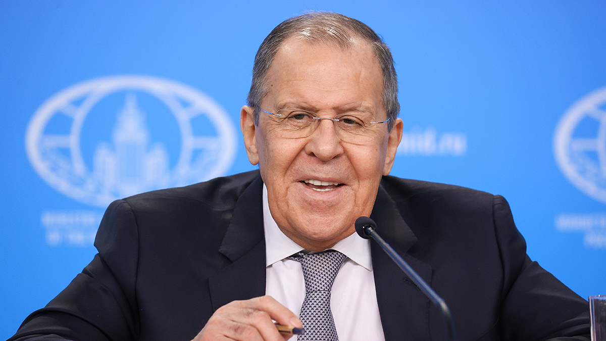 Лавров начал встречу с главой МИД Казахстана шуткой о настойке на гвоздике