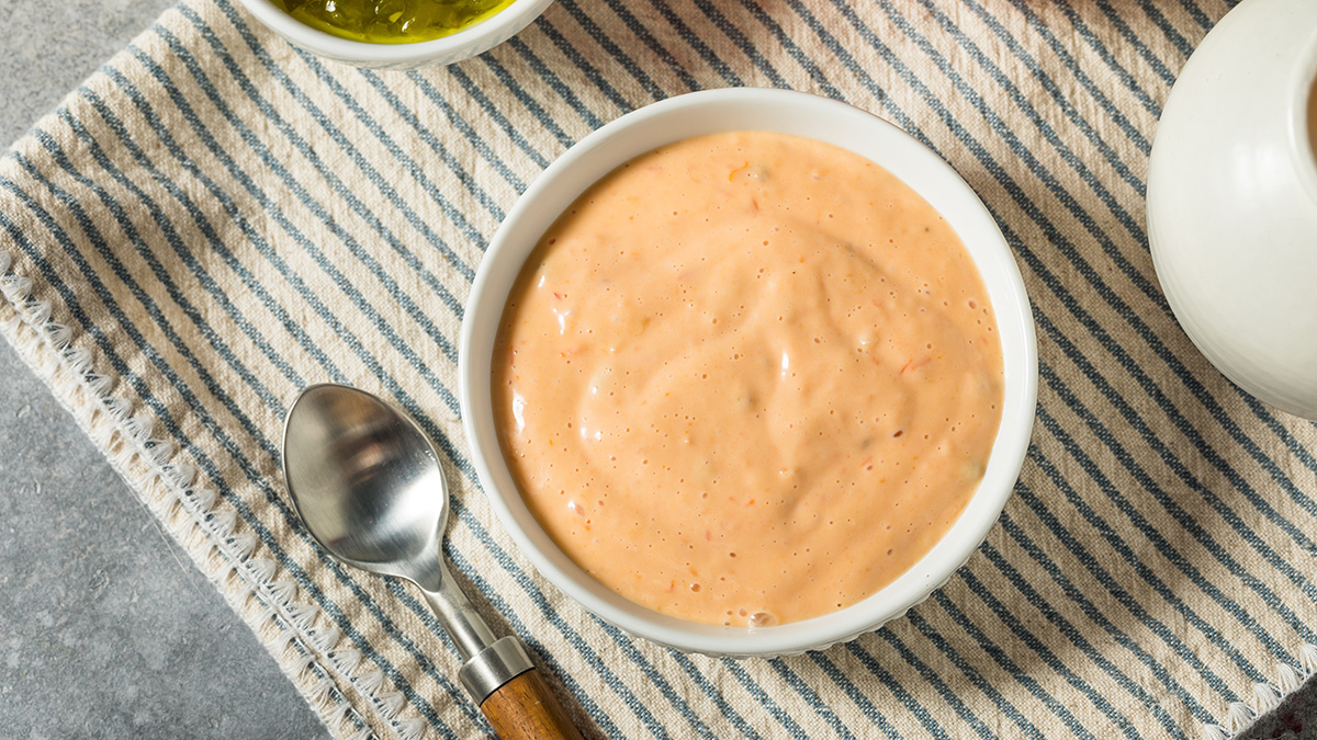 «Кетчунез»: чем опасен майонез с кетчупом и на что заменить соус