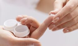 Советы офтальмолога Татьяны Павловой о безопасном использовании контактных линз sovety oftalmologa tatyany pavlovoj o bezopasnom ispolzovanii kontaktnyh linz-fabrec-ru-174429728600-0