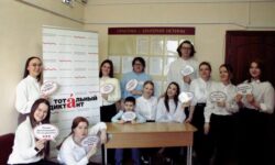 Тотальный диктант объединил Ревду в любви к русскому языку и грамотности totalnyj diktant obedinil revdu v lyubvi k russkomu yazyku i gramotnosti-fabrec-ru-174408627800-0