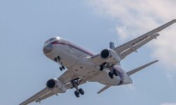 Успешный взлет SJ-100 с двигателями ПД-8 открывает новую эру в авиации uspeshnyj vzlet 100 s dvigatelyami pd8 otkryvaet novuyu eru v aviaczii-fabrec-ru-174539577600-0