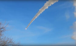 В Брянской области снаряд уничтожил дом семьи Большунова в результате обстрела ВСУ v bryanskoj oblasti snaryad unichtozhil dom semi bolshunova v rezultate obstrela vsu-fabrec-ru-174565677400-0