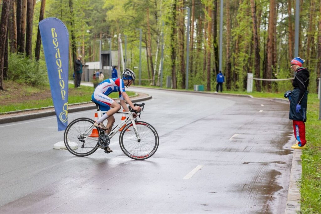 Федерация велоспорта России проводит праздник в Шарташском лесопарке