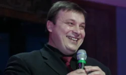 Андрей Разин и Юрий Шатунов рассказывают о доходах 'Ласкового мая' и самолетах ТУ-154 andrej razin i yurij shatunov rasskazyvayut o dohodah laskovogo maya i samoletah tu154-fabrec-ru-174856429700-0