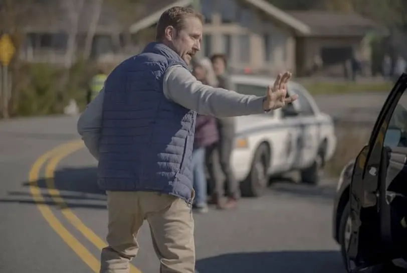 С переездом в дом, стоящий у коварного дорожного поворота, судьба Джоша (Бен Фостер) тоже делает крутой вираж