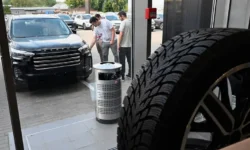 Денис Бобылев и Подщеколдин о будущем китайских автомобилей в России при поддержке Great Wall и Lixiang denis bobylev i podshhekoldin o budushhem kitajskih avtomobilej v rossii pri podderzhke i -fabrec-ru-174860068000-0