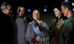 Дональд Трамп и Ксения Карелина обсуждают тайную сделку ФСБ в Вашингтоне donald tramp i kseniya karelina obsuzhdayut tajnuyu sdelku fsb v vashingtone-fabrec-ru-174647298200-0