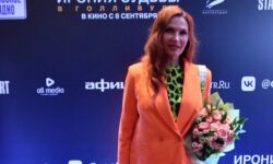 Эвелина Бледанс и сын Семен появились с новым членом семьи Гордеем evelina bledans i syn semen poyavilis s novym chlenom semi gordeem-fabrec-ru-174633570700-0