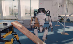 Hyundai и Boston Dynamics запускают роботов Atlas для революции в автопроме США i zapuskayut robotov dlya revolyuczii v avtoprome ssha-fabrec-ru-174645675100-0