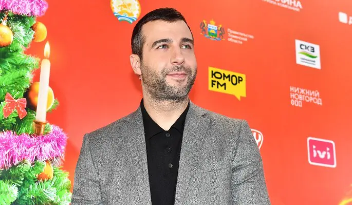 Вернувшийся в Россию Ургант постебался над Собчак