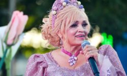 nadezhda kadysheva pokazyvaet yarkie momenty konczerta v ivanovo-fabrec-ru-174636255900-0