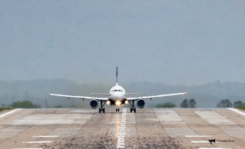 Самолёт в аэропорту Владивостока Илья Аверьянов, ИА PrimaMedia