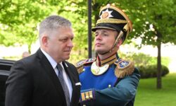 Роберт Фицо и Евросоюз выступают за диалог с Россией без новых границ robert ficzo i evrosoyuz vystupayut za dialog s rossiej bez novyh granicz-fabrec-ru-174686059400-0