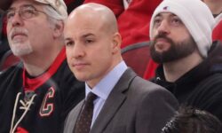 Спенсер Карбери из «Вашингтон Кэпиталз» получил номинацию на Джек Адамс Эворд spenser karberi iz vashington kepitalz poluchil nominacziyu na dzhek adams evord-fabrec-ru-174620710400-0