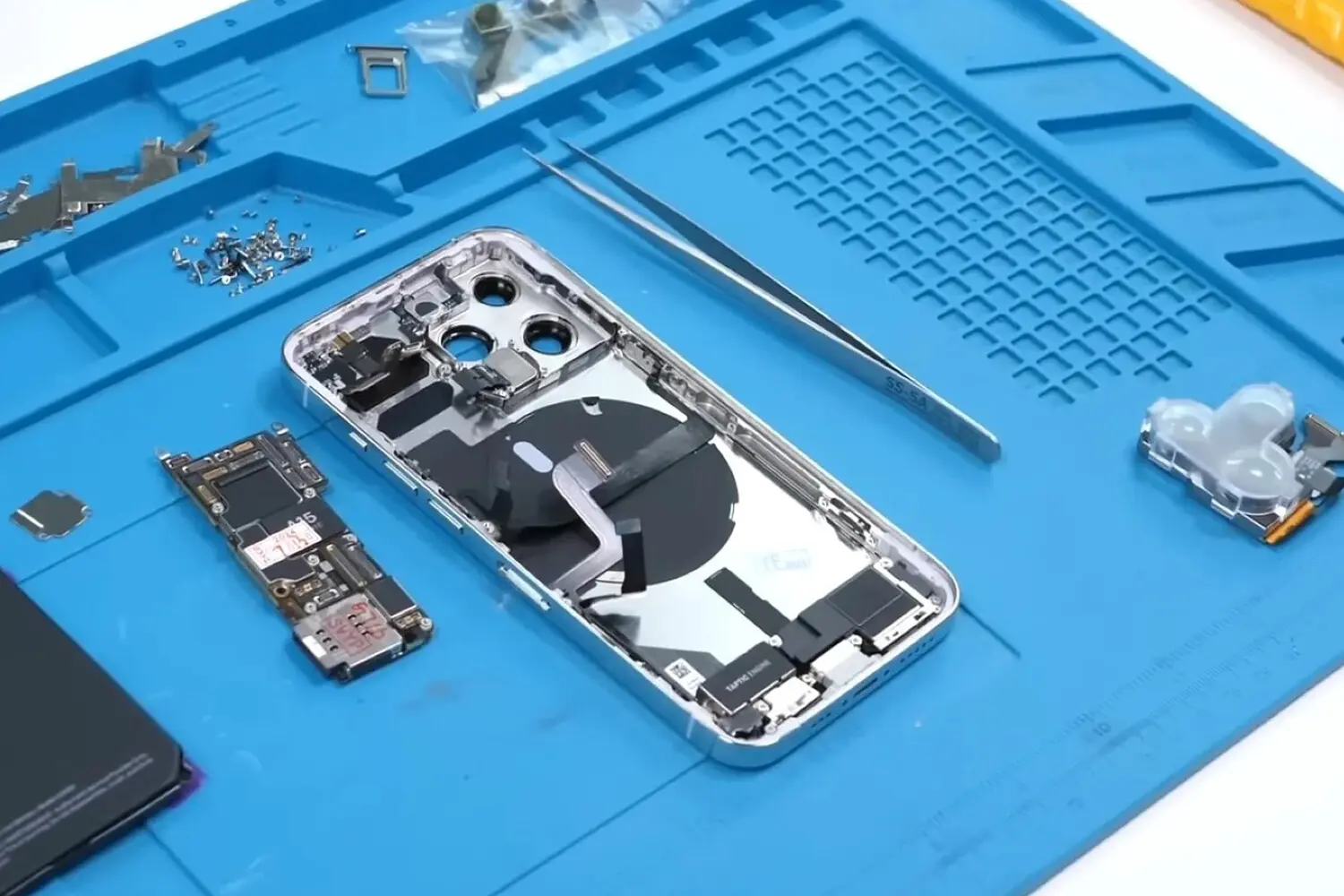 Phone Repair Guru успешно собрал iPhone 13 Pro за $375 из деталей AliExpress-0