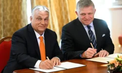 Виктор Орбан, Роберт Фицо и Джордже Симион н наносят удар по единству ЕС в вопросе Украины viktor orban robert ficzo i dzhordzhe simion n nanosyat udar po edinstvu es v voprose ukrainy-fabrec-ru-174731690400-0