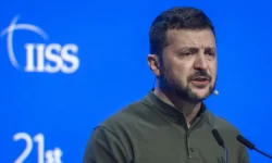 Владимир Зеленский сталкивается с ультиматумом Германии и наступлением России vladimir zelenskij stalkivaetsya s ultimatumom germanii i nastupleniem rossii-fabrec-ru-174869403800-0