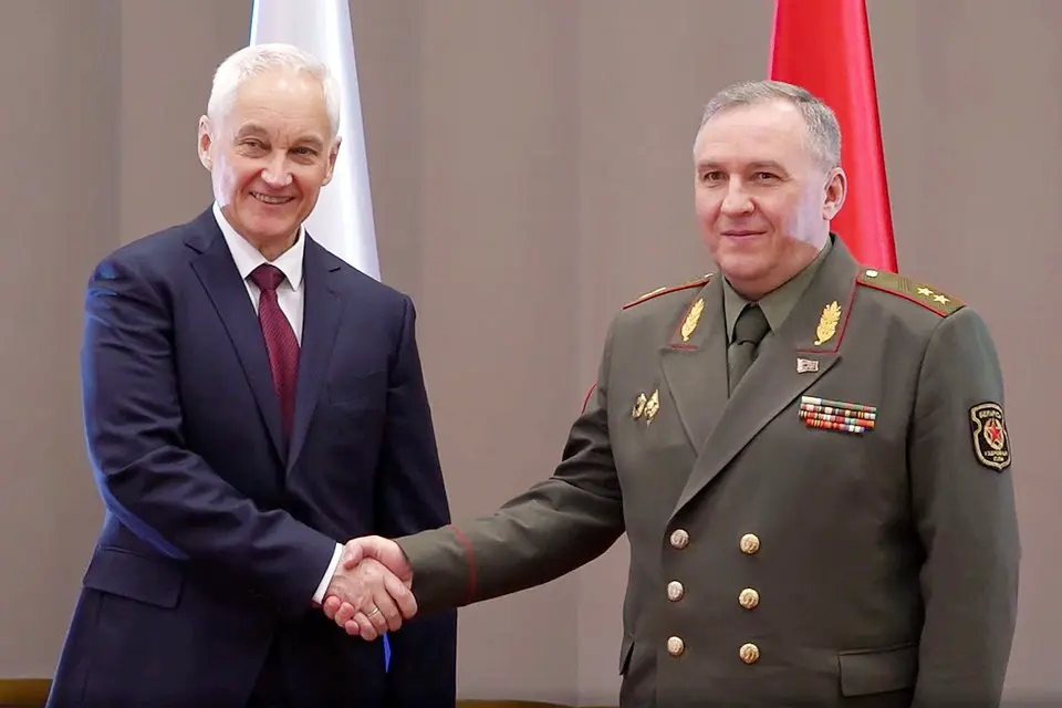 Министр обороны РФ Андрей Белоусов провел переговоры со своим белорусским коллегой в Минске