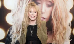 Алла Пугачева и Александр Орлов рассматривают легенду в фильме Мосфильма alla pugacheva i aleksandr orlov rassmatrivayut legendu v filme mosfilma-fabrec-ru-174889214800-0