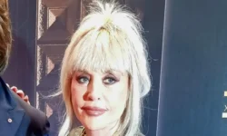 Филипп Киркоров лишен звания Народного артиста Украины по решению Зеленского filipp kirkorov lishen zvaniya narodnogo artista ukrainy po resheniyu zelenskogo-fabrec-ru-0