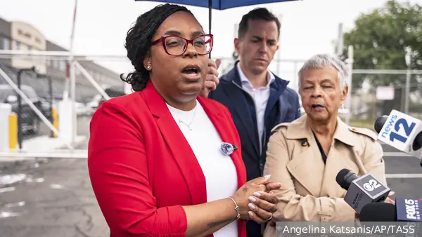 Конгрессвумен от Нью-Джерси обвинили в нападении на офицера иммиграционной полиции США