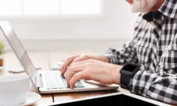 Майкл Чонг помогает жертвам онлайн-мошенничества в истории Тана majkl chong pomogaet zhertvam onlajnmoshennichestva v istorii tana-fabrec-ru-0