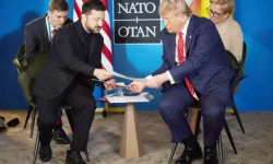 Михаил Ефремов возвращается в театр «Мастерская 12» с поддержкой Никиты Михалкова и памятью о матери mihail efremov vozvrashhaetsya v teatr masterskaya 12 s podderzhkoj nikity mihalkova i pamyatyu o materi-fabrec-ru-0