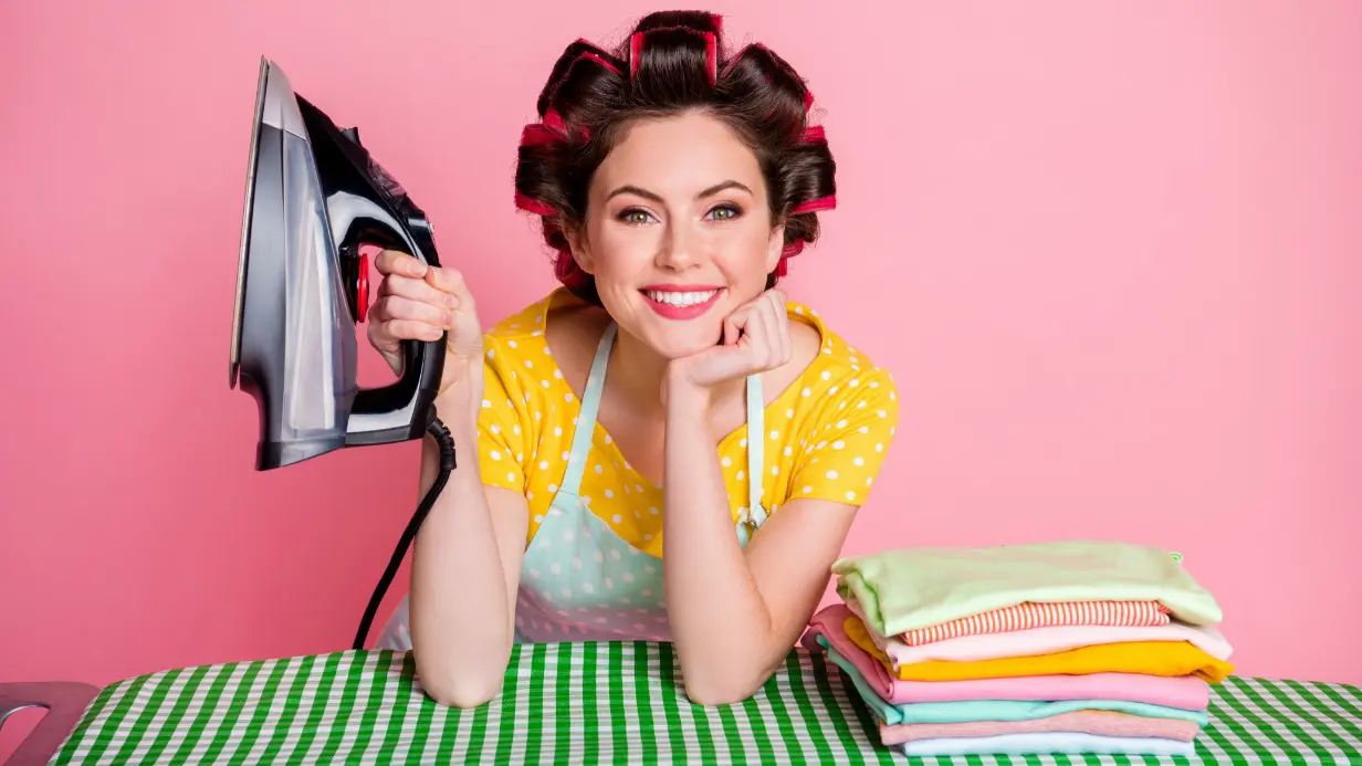 Многие хозяйки предпочитают все-таки пользоваться традиционным утюгом