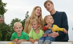 Александр Щербаков сообщил о льготах для семей, одобренных Госдумой aleksandr shherbakov soobshhil o lgotah dlya semej odobrennyh gosdumoj-fabrec-ru-0