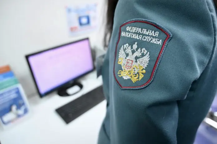 Аспекты ответственности за поддельные счета-фактуры в Уголовном кодексе РФ и роль Федеральной налоговой службы-0