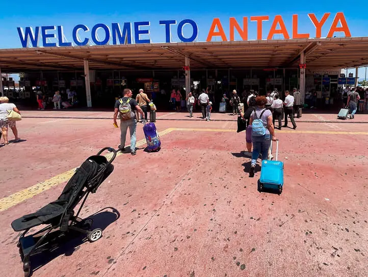 Дмитрий Горин рассказал о сенсационных скидках в Турции, привлекающих туристов в Анталью-0