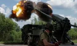 Дональд Трамп и Дональд Туск обсуждают возможную приостановку конфликта в Украине donald tramp i donald tusk obsuzhdayut vozmozhnuyu priostanovku konflikta v ukraine-fabrec-ru-0