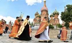 ГИМ и Собор Василия Блаженного привлекают внимание к символам gim i sobor vasiliya blazhennogo privlekayut vnimanie k simvolam-fabrec-ru-0