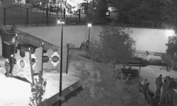 МВД России сообщило о задержании подростков после инцидента в центре Москвы mvd rossii soobshhilo o zaderzhanii podrostkov posle inczidenta v czentre moskvy-fabrec-ru-0