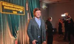 Прохор Шаляпин и Алексей Лукин делятся секретами счастья на премьере "Этерны" prohor shalyapin i aleksej lukin delyatsya sekretami schastya na premere eterny-fabrec-ru-0