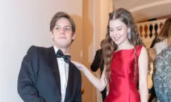 Стилист Швец оценил модные образы Марианны Газмановой и Марии Табаковой stilist shvecz oczenil modnye obrazy marianny gazmanovoj i marii tabakovoj-fabrec-ru-0