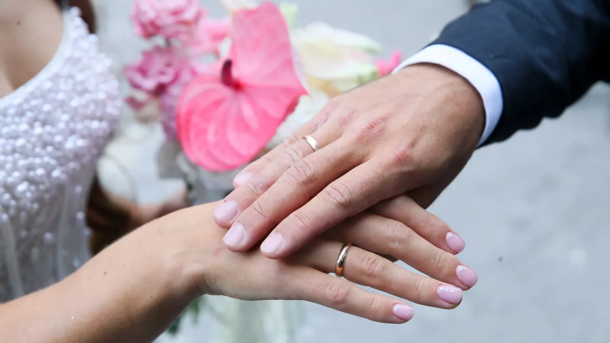 На Тверском бульваре поженятся пять пар