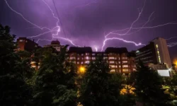 В Москву и область придут освежающие грозы, МЧС напомнило о безопасности жителям Бунырево v moskvu i oblast pridut osvezhayushhie grozy mchs napomnilo o bezopasnosti zhitelyam bunyrevo-fabrec-ru-0