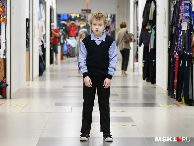 Артем Устюжанин / MSK1.RU | Источник: Скоро родители по всей стране отправятся на школьные базары собирать детей к 1 сентября