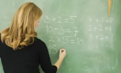 Анна Скрозникова и Сергей Кравцов обсуждают мораторий для защиты учителей anna skroznikova i sergej kravczov obsuzhdayut moratorij dlya zashhity uchitelej-fabrec-ru-0