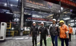 Денис Паслер посетил Северский трубный завод и Самый южный парк в Полевском denis pasler posetil severskij trubnyj zavod i samyj yuzhnyj park v polevskom-fabrec-ru-0