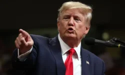 Дональд Трамп на грани исторических переговоров с Путиным и Зеленским donald tramp na grani istoricheskih peregovorov s putinym i zelenskim-fabrec-ru-0