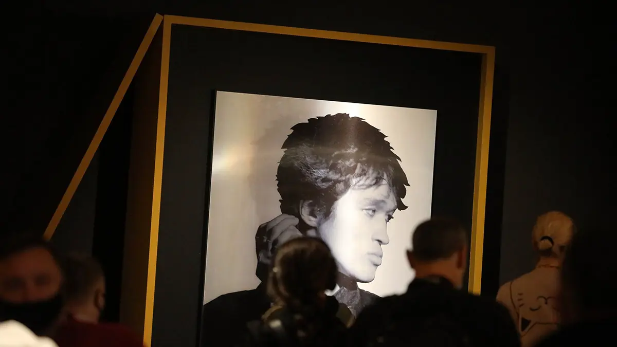 Голос Виктора Цоя впервые прозвучит над Невой благодаря «Поющим мостам»